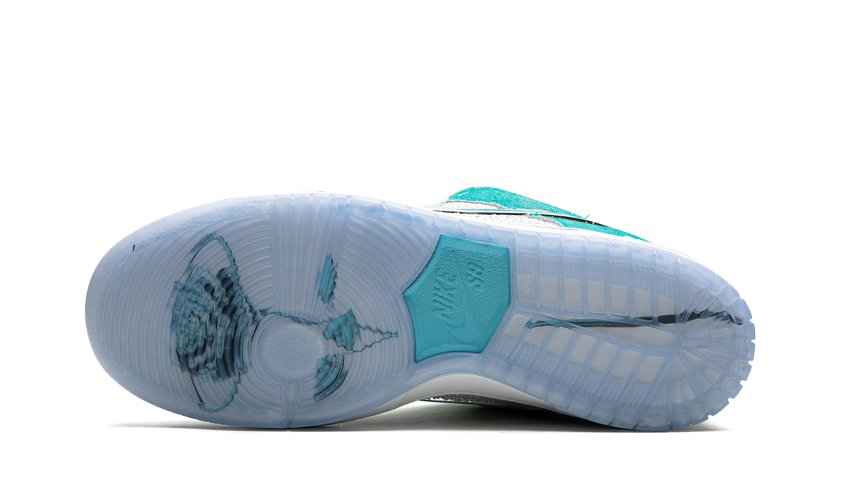 SB Dunk Low Pro QS "April Skateboards" FD2562 400