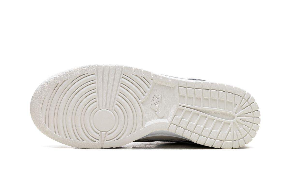 Dunk Low WMNS "Armoury Navy" HV2390 100