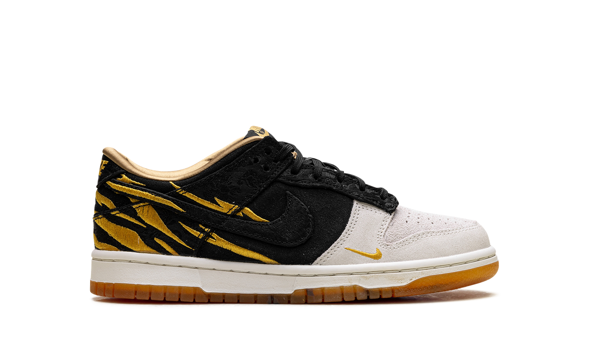 Dunk Low GS "Year of the Tiger (2022)" DQ5351 001