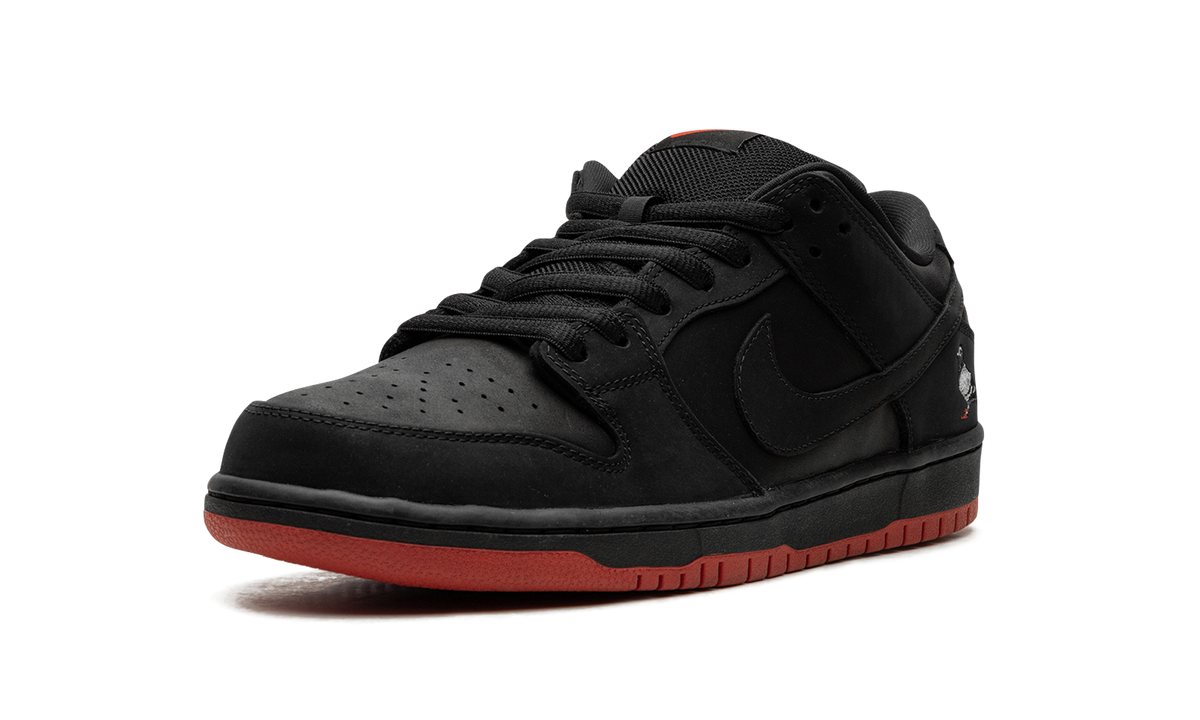 SB Dunk Low TRD QS "Black Pigeon" 883232 008