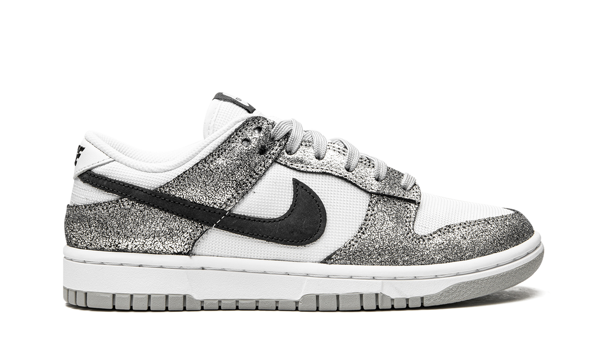 Dunk Low SE WMNS "Golden Gals" DO5882 001
