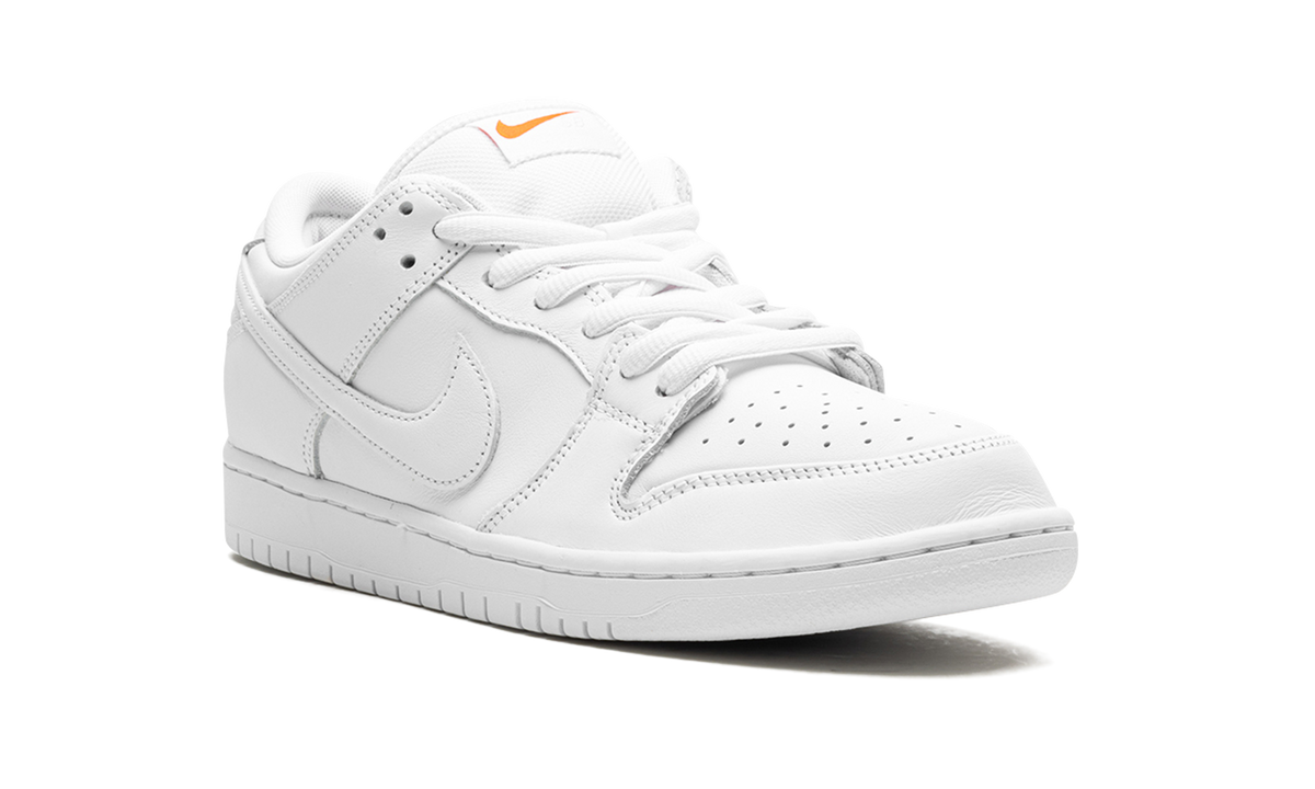 SB Dunk Low Pro "Triple White" FJ1674 100
