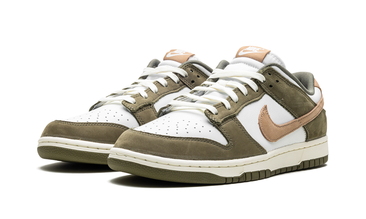 Dunk Low "Medium Olive" FQ8250 200