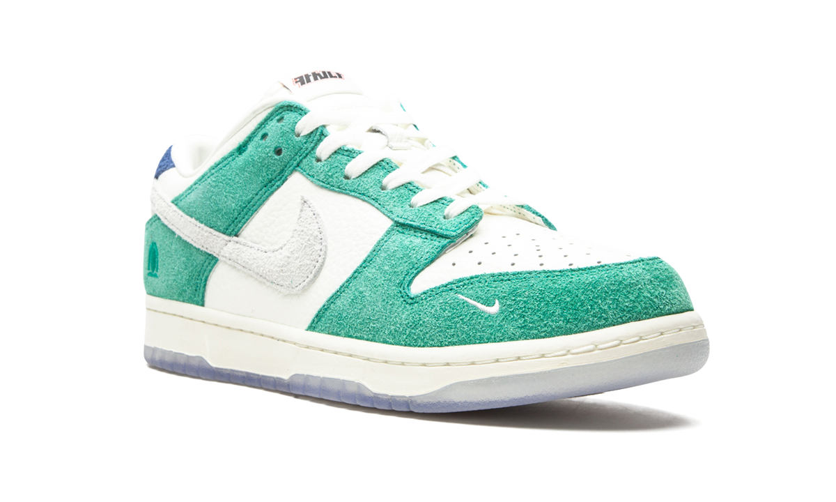 Dunk Low / Kasina "Road Sign" CZ6501 101