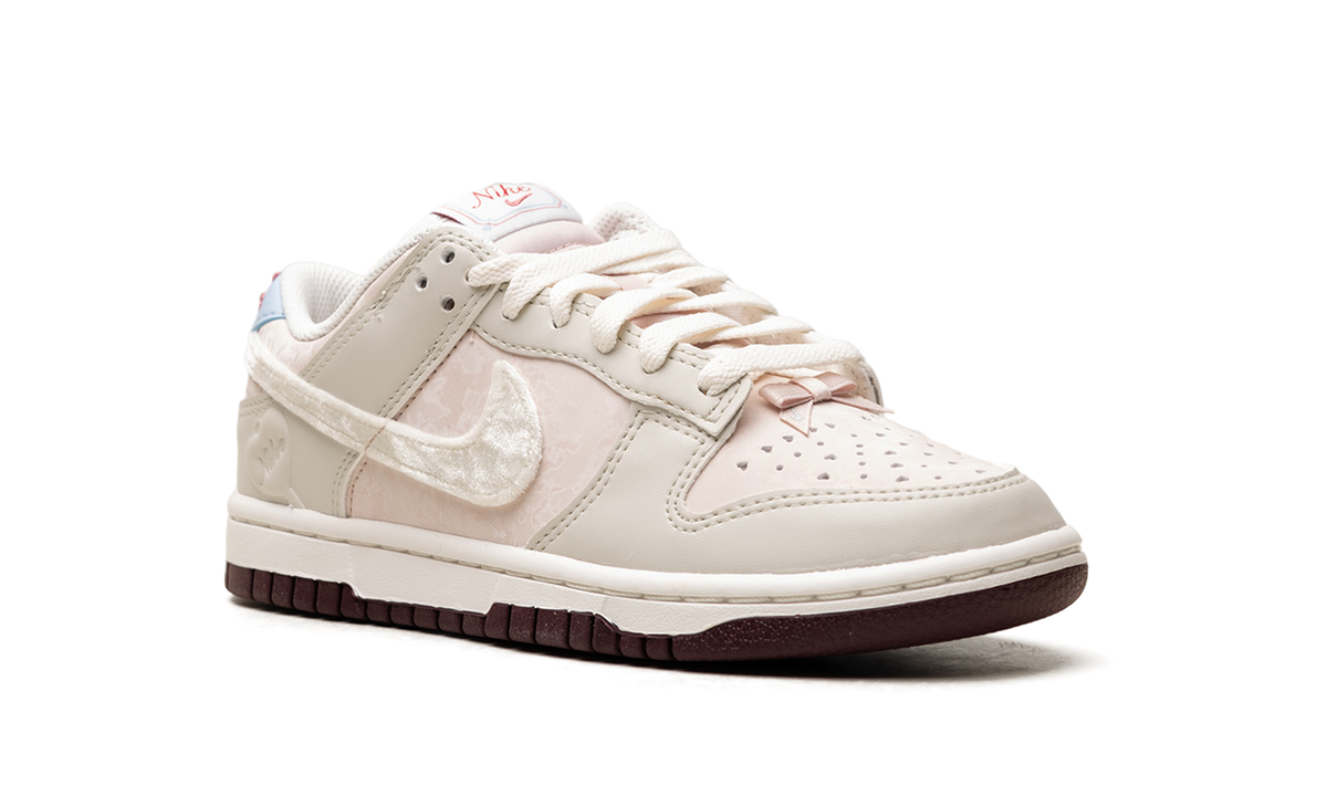 Nike Dunk Low WMNS "Valentine's Day" IQ1145 610