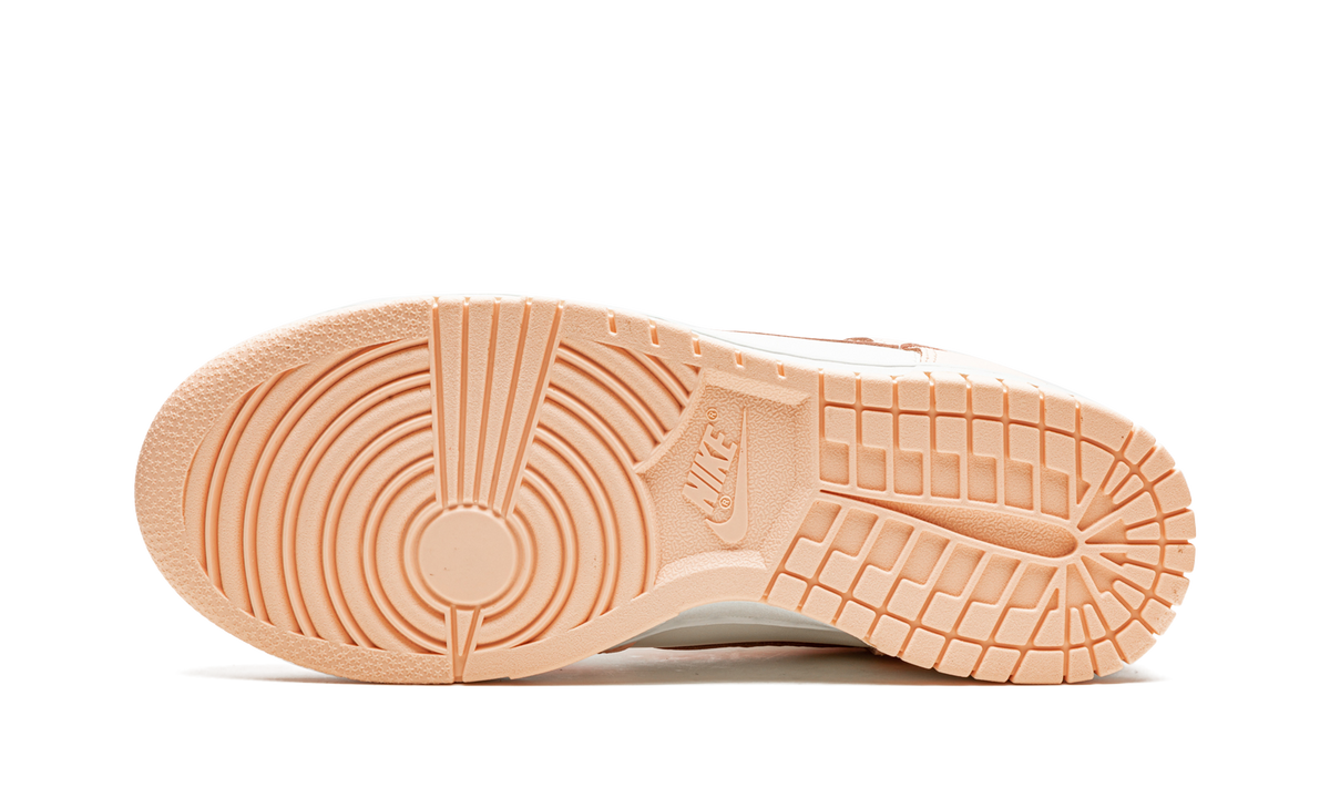 DUNK HIGH WMNS "Crimson Tint" DD1869 104