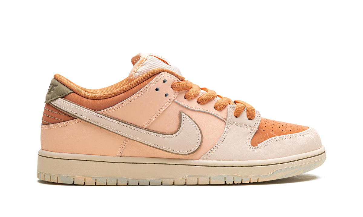 Nike SB Dunk Low Pro PRM "Guava Ice" FV5926 200