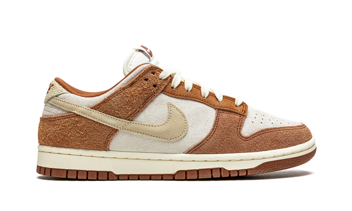 Dunk Low PRM "Medium Curry" DD1390 100