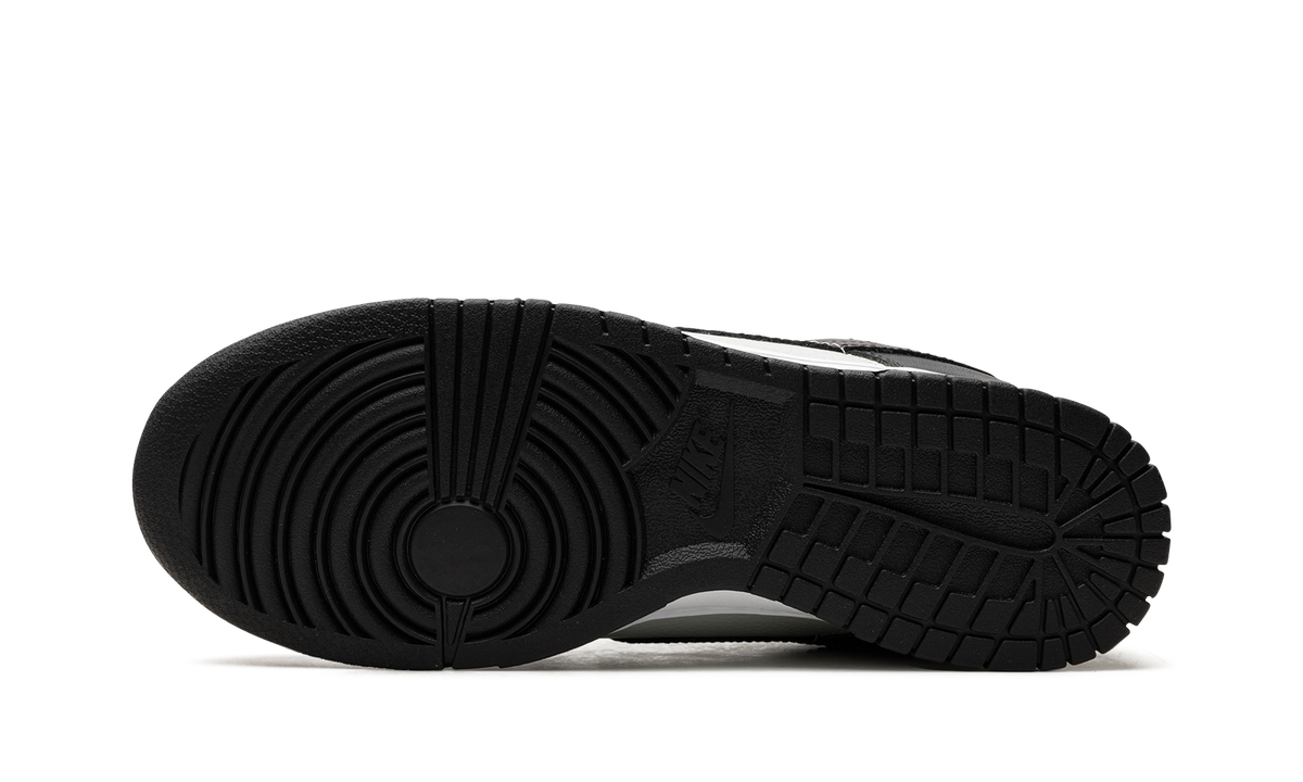 Dunk Low "Black/Total Orange" FN7808 001